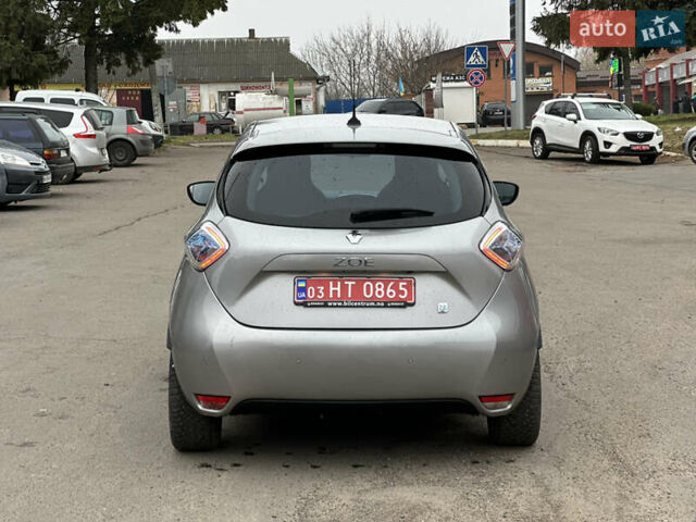 Серый Рено Зое, объемом двигателя 0 л и пробегом 111 тыс. км за 6999 $, фото 8 на Automoto.ua