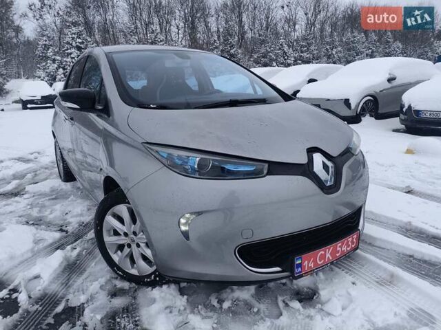 Серый Рено Зое, объемом двигателя 0 л и пробегом 153 тыс. км за 6500 $, фото 11 на Automoto.ua