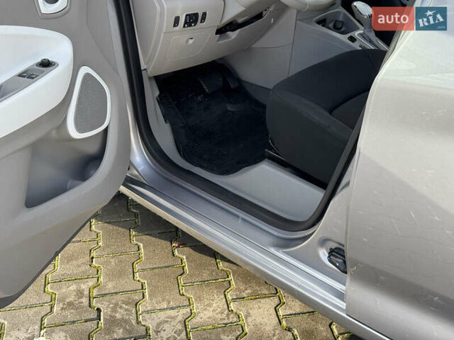 Сірий Рено Зое, об'ємом двигуна 0 л та пробігом 104 тис. км за 6199 $, фото 50 на Automoto.ua