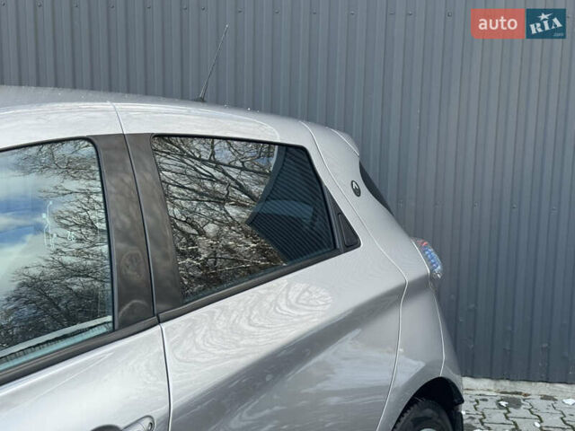 Сірий Рено Зое, об'ємом двигуна 0 л та пробігом 104 тис. км за 6199 $, фото 4 на Automoto.ua