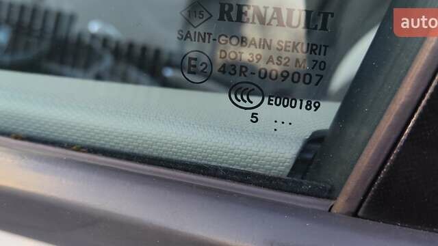 Сірий Рено Зое, об'ємом двигуна 0 л та пробігом 58 тис. км за 7700 $, фото 30 на Automoto.ua