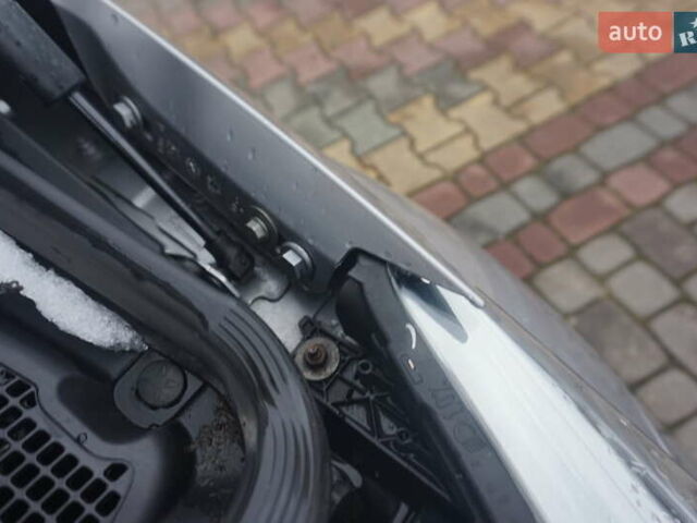 Серый Рено Зое, объемом двигателя 0 л и пробегом 98 тыс. км за 7200 $, фото 53 на Automoto.ua