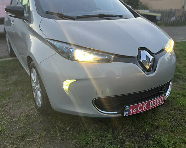 Сірий Рено Зое, об'ємом двигуна 0 л та пробігом 142 тис. км за 5950 $, фото 7 на Automoto.ua