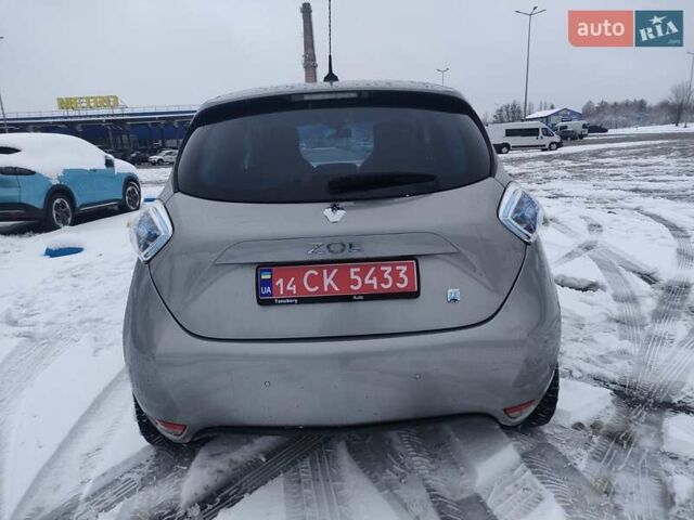 Серый Рено Зое, объемом двигателя 0 л и пробегом 153 тыс. км за 6500 $, фото 4 на Automoto.ua