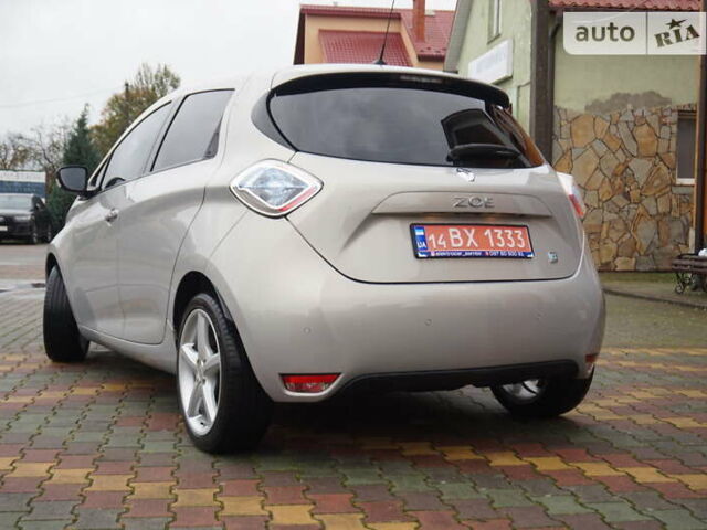 Серый Рено Зое, объемом двигателя 0 л и пробегом 102 тыс. км за 7500 $, фото 9 на Automoto.ua