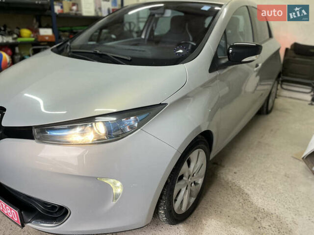 Сірий Рено Зое, об'ємом двигуна 0 л та пробігом 142 тис. км за 5950 $, фото 20 на Automoto.ua