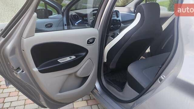 Сірий Рено Зое, об'ємом двигуна 0 л та пробігом 58 тис. км за 7700 $, фото 13 на Automoto.ua