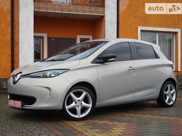 Серый Рено Зое, объемом двигателя 0 л и пробегом 102 тыс. км за 7500 $, фото 1 на Automoto.ua