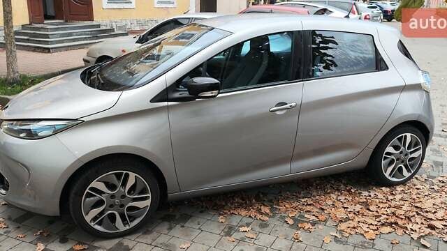 Сірий Рено Зое, об'ємом двигуна 0 л та пробігом 58 тис. км за 7700 $, фото 1 на Automoto.ua