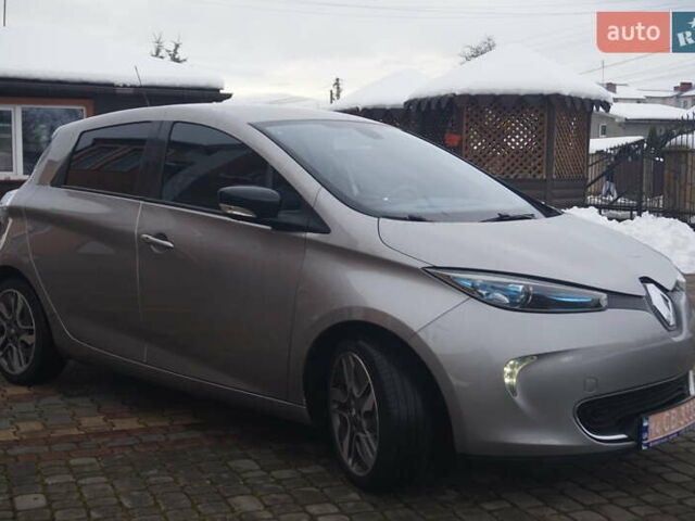 Серый Рено Зое, объемом двигателя 0 л и пробегом 98 тыс. км за 7200 $, фото 4 на Automoto.ua