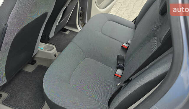 Рено Зое 2015 у Києві на Automoto.ua Сірий Рено Зое, об'ємом двигуна 0 л та пробігом 42 тис. км за 6200 $, фото 22 на Automoto.ua