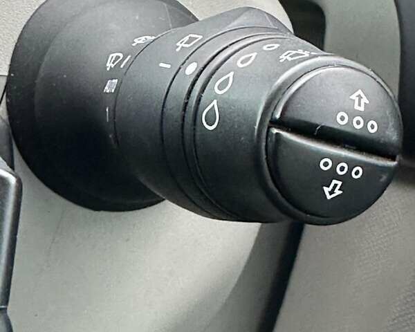 Рено Зое 2015 в Львове на Automoto.ua Серый Рено Зое, объемом двигателя 0 л и пробегом 132 тыс. км за 6700 $, фото 6 на Automoto.ua