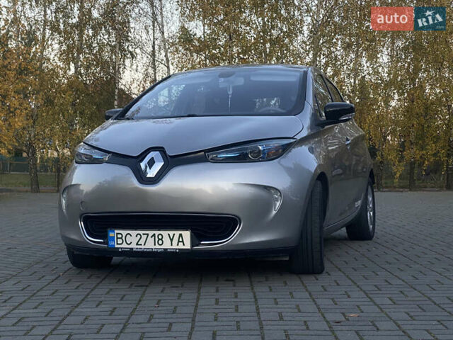 Серый Рено Зое, объемом двигателя 0 л и пробегом 90 тыс. км за 6390 $, фото 1 на Automoto.ua