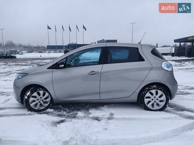 Серый Рено Зое, объемом двигателя 0 л и пробегом 153 тыс. км за 6500 $, фото 3 на Automoto.ua