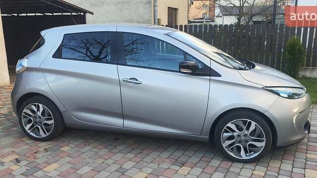 Сірий Рено Зое, об'ємом двигуна 0 л та пробігом 58 тис. км за 7700 $, фото 5 на Automoto.ua