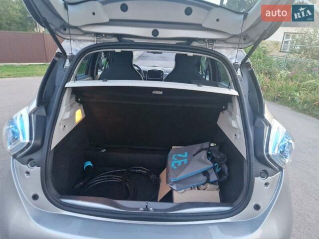 Сірий Рено Зое, об'ємом двигуна 0 л та пробігом 39 тис. км за 7000 $, фото 19 на Automoto.ua
