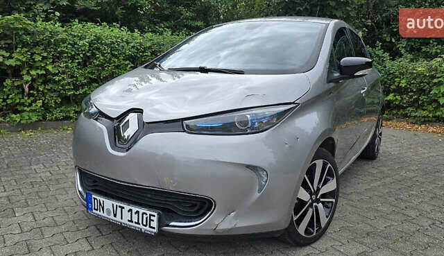 Рено Зое 2015 у Києві на Automoto.ua Сірий Рено Зое, об'ємом двигуна 0 л та пробігом 42 тис. км за 6200 $, фото 1 на Automoto.ua