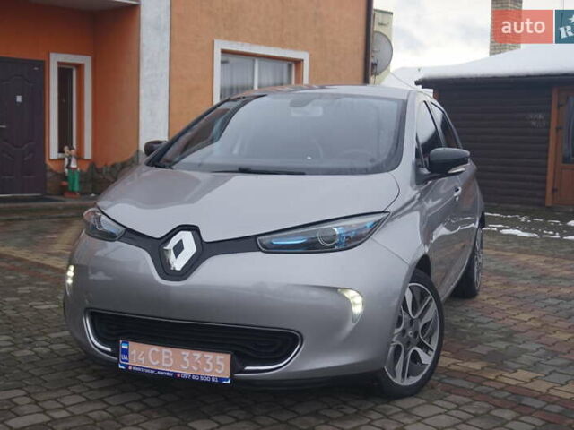 Серый Рено Зое, объемом двигателя 0 л и пробегом 98 тыс. км за 7200 $, фото 2 на Automoto.ua