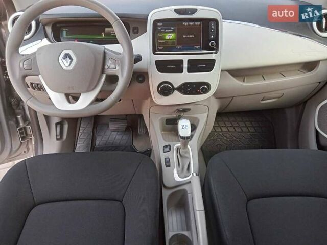 Рено Зое 2015 в Дрогобыче на Automoto.ua Серый Рено Зое, объемом двигателя 0 л и пробегом 125 тыс. км за 6400 $, фото 26 на Automoto.ua