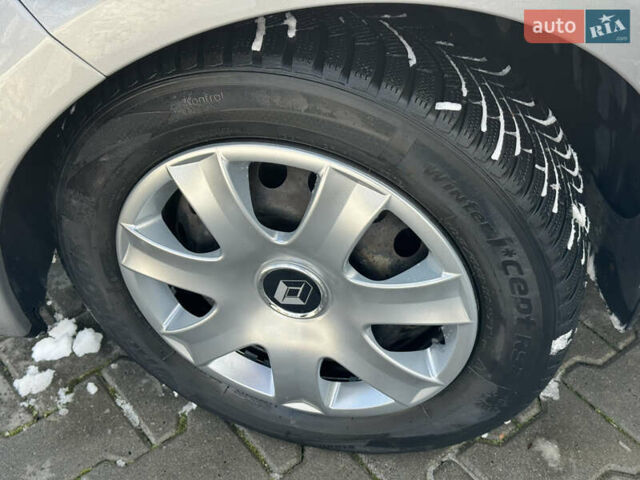 Сірий Рено Зое, об'ємом двигуна 0 л та пробігом 104 тис. км за 6199 $, фото 12 на Automoto.ua