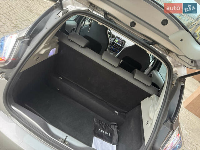 Сірий Рено Зое, об'ємом двигуна 0 л та пробігом 85 тис. км за 7550 $, фото 14 на Automoto.ua