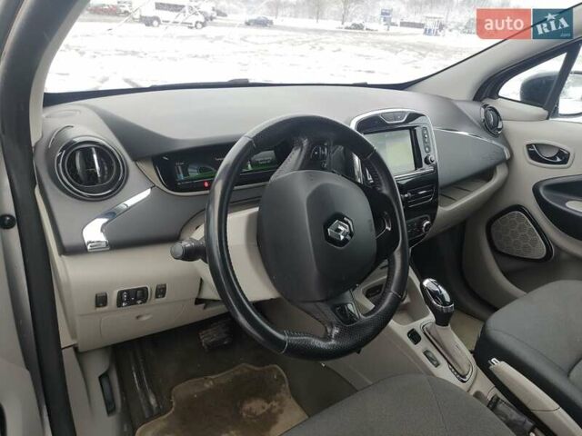 Серый Рено Зое, объемом двигателя 0 л и пробегом 153 тыс. км за 6500 $, фото 13 на Automoto.ua