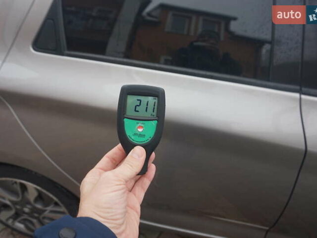 Серый Рено Зое, объемом двигателя 0 л и пробегом 98 тыс. км за 7200 $, фото 70 на Automoto.ua