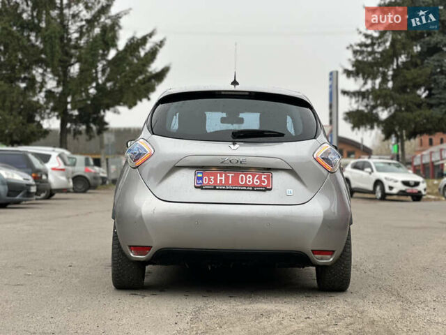 Серый Рено Зое, объемом двигателя 0 л и пробегом 111 тыс. км за 6999 $, фото 9 на Automoto.ua