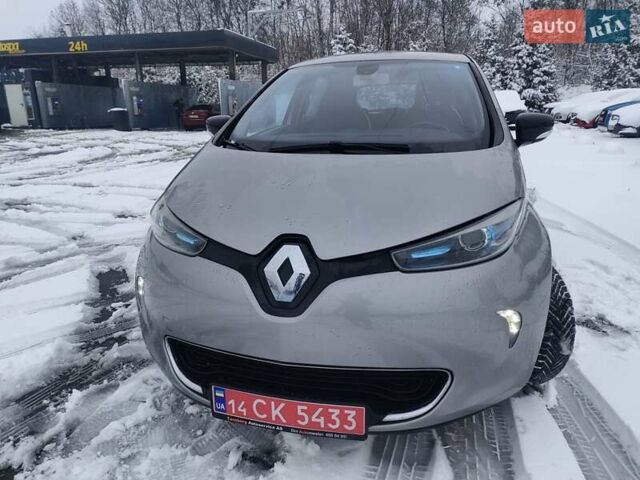 Серый Рено Зое, объемом двигателя 0 л и пробегом 153 тыс. км за 6500 $, фото 1 на Automoto.ua