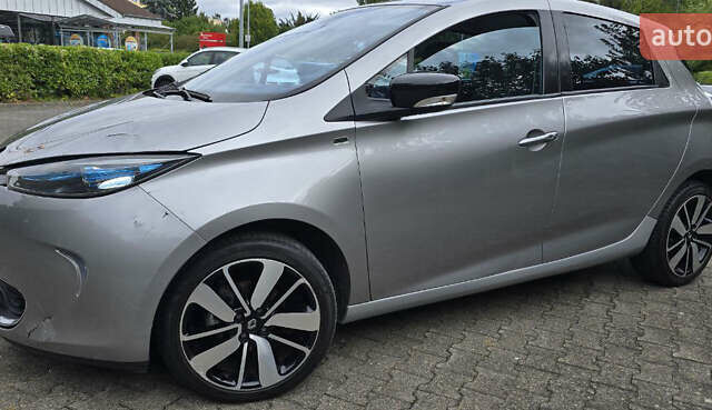 Рено Зое 2015 у Києві на Automoto.ua Сірий Рено Зое, об'ємом двигуна 0 л та пробігом 42 тис. км за 6200 $, фото 5 на Automoto.ua