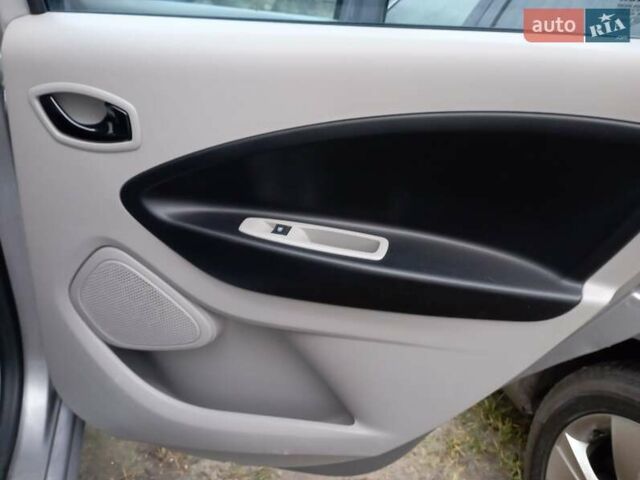 Сірий Рено Зое, об'ємом двигуна 0 л та пробігом 159 тис. км за 5799 $, фото 25 на Automoto.ua