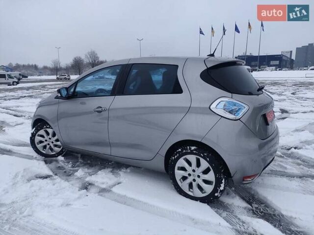 Серый Рено Зое, объемом двигателя 0 л и пробегом 153 тыс. км за 6500 $, фото 6 на Automoto.ua