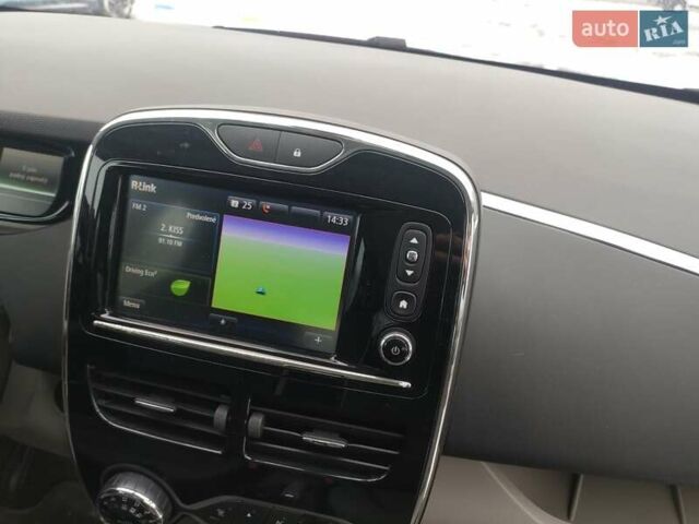 Серый Рено Зое, объемом двигателя 0 л и пробегом 153 тыс. км за 6500 $, фото 17 на Automoto.ua