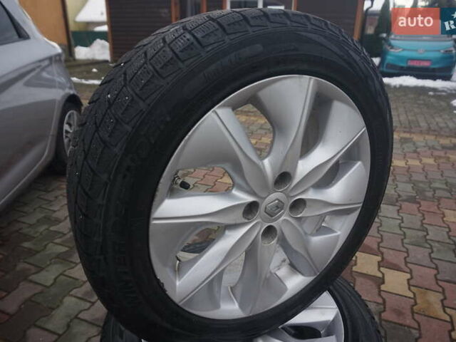 Серый Рено Зое, объемом двигателя 0 л и пробегом 98 тыс. км за 7200 $, фото 73 на Automoto.ua