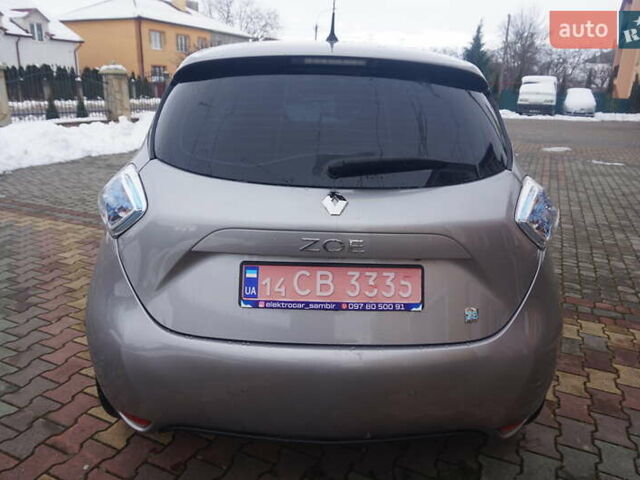 Серый Рено Зое, объемом двигателя 0 л и пробегом 98 тыс. км за 7200 $, фото 18 на Automoto.ua