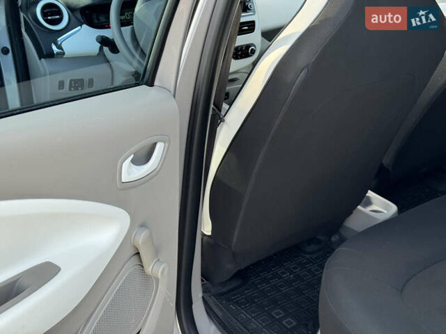 Сірий Рено Зое, об'ємом двигуна 0 л та пробігом 104 тис. км за 6199 $, фото 22 на Automoto.ua