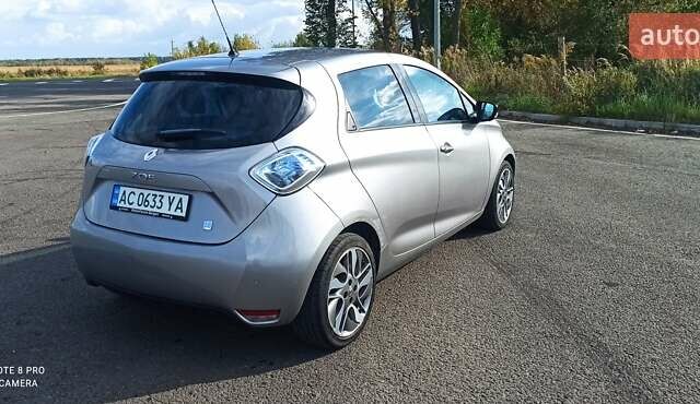 Серый Рено Зое, объемом двигателя 0 л и пробегом 147 тыс. км за 6550 $, фото 11 на Automoto.ua