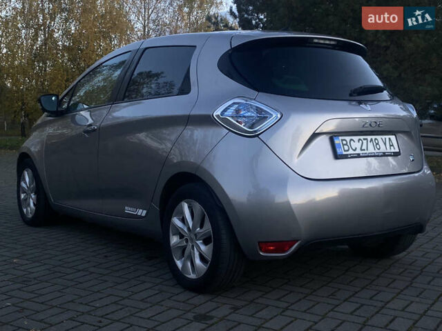 Серый Рено Зое, объемом двигателя 0 л и пробегом 90 тыс. км за 6390 $, фото 7 на Automoto.ua