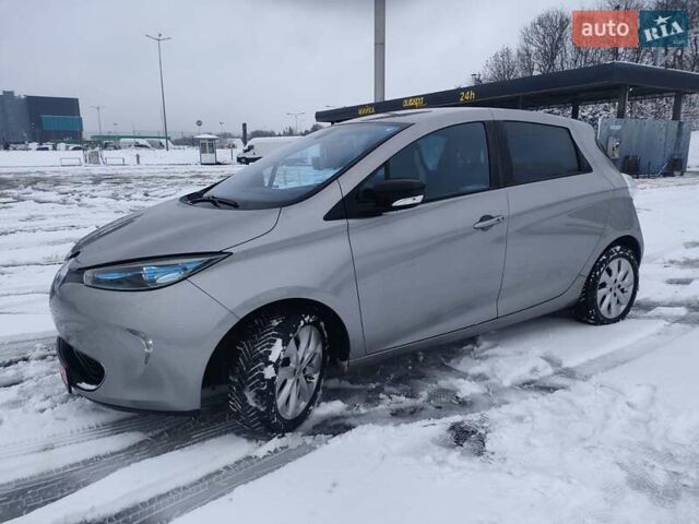 Серый Рено Зое, объемом двигателя 0 л и пробегом 153 тыс. км за 6500 $, фото 2 на Automoto.ua