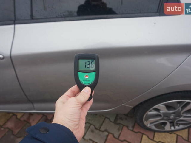 Серый Рено Зое, объемом двигателя 0 л и пробегом 98 тыс. км за 7200 $, фото 66 на Automoto.ua