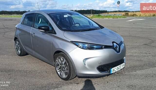 Серый Рено Зое, объемом двигателя 0 л и пробегом 147 тыс. км за 6550 $, фото 14 на Automoto.ua