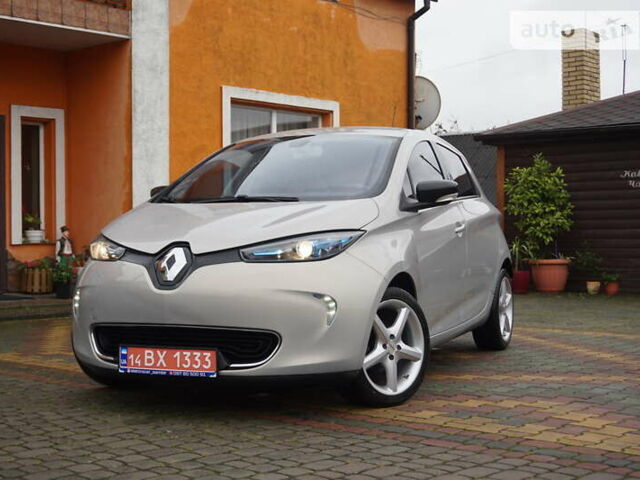 Серый Рено Зое, объемом двигателя 0 л и пробегом 102 тыс. км за 7500 $, фото 2 на Automoto.ua