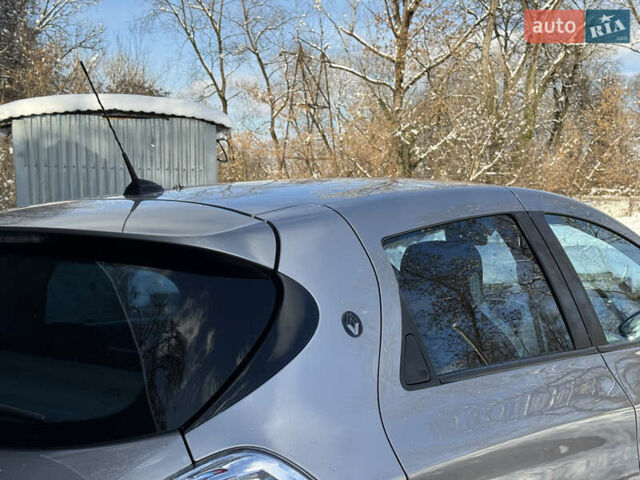 Сірий Рено Зое, об'ємом двигуна 0 л та пробігом 104 тис. км за 6199 $, фото 63 на Automoto.ua