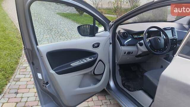 Сірий Рено Зое, об'ємом двигуна 0 л та пробігом 58 тис. км за 7700 $, фото 11 на Automoto.ua