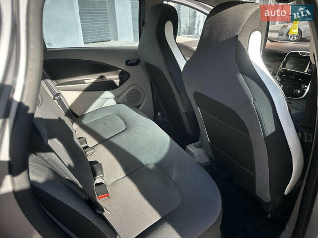 Рено Зое 2015 в Виннице на Automoto.ua Серый Рено Зое, объемом двигателя 0 л и пробегом 126 тыс. км за 7900 $, фото 8 на Automoto.ua