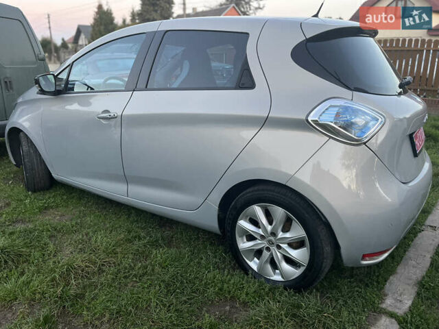 Сірий Рено Зое, об'ємом двигуна 0 л та пробігом 142 тис. км за 5950 $, фото 1 на Automoto.ua