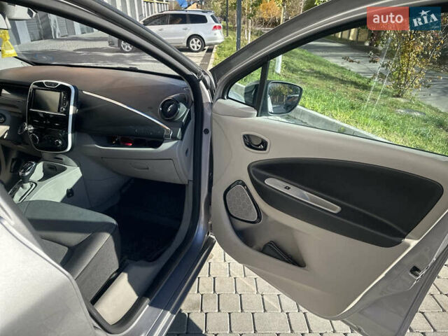 Рено Зое 2015 в Виннице на Automoto.ua Серый Рено Зое, объемом двигателя 0 л и пробегом 126 тыс. км за 7900 $, фото 14 на Automoto.ua
