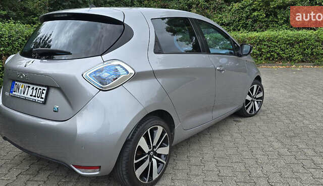 Рено Зое 2015 у Києві на Automoto.ua Сірий Рено Зое, об'ємом двигуна 0 л та пробігом 42 тис. км за 6200 $, фото 8 на Automoto.ua