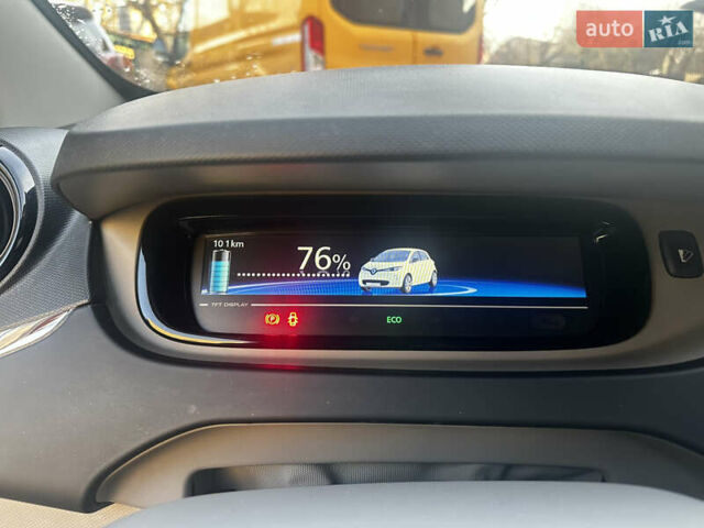 Серый Рено Зое, объемом двигателя 0 л и пробегом 169 тыс. км за 6900 $, фото 13 на Automoto.ua