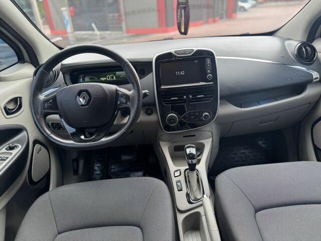 Рено Зое 2015 у Рівному на Automoto.ua Сірий Рено Зое, об'ємом двигуна 0 л та пробігом 160 тис. км за 8000 $, фото 21 на Automoto.ua